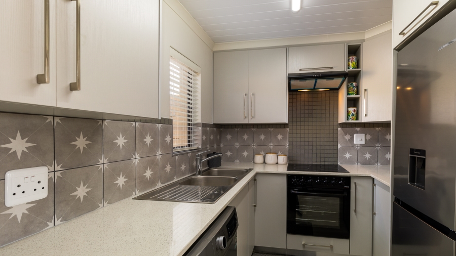 2 Bedroom Property for Sale in Stilbaai Wes Western Cape
